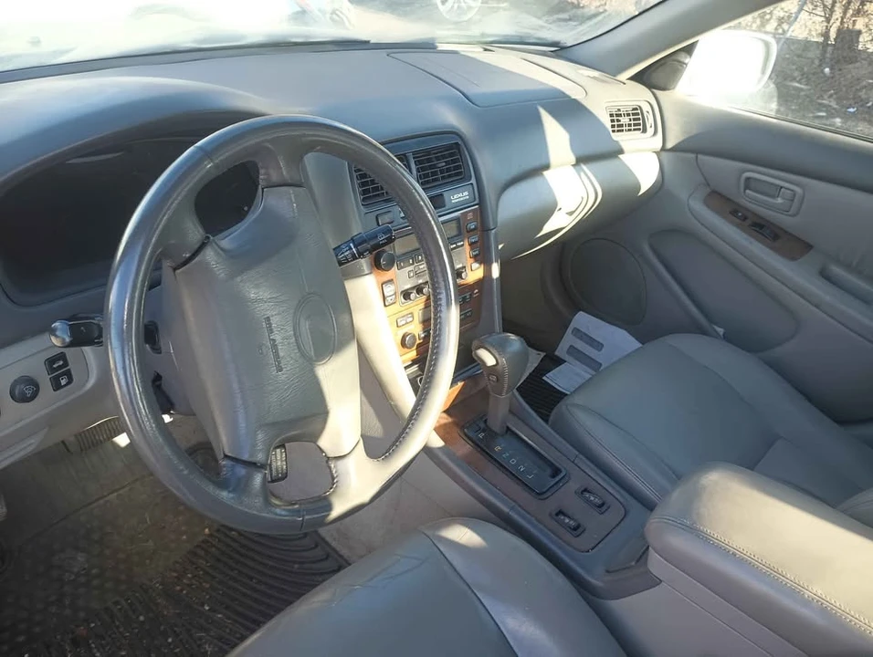 2000 Lexus ES 3rd Gen - Image 5 of 6