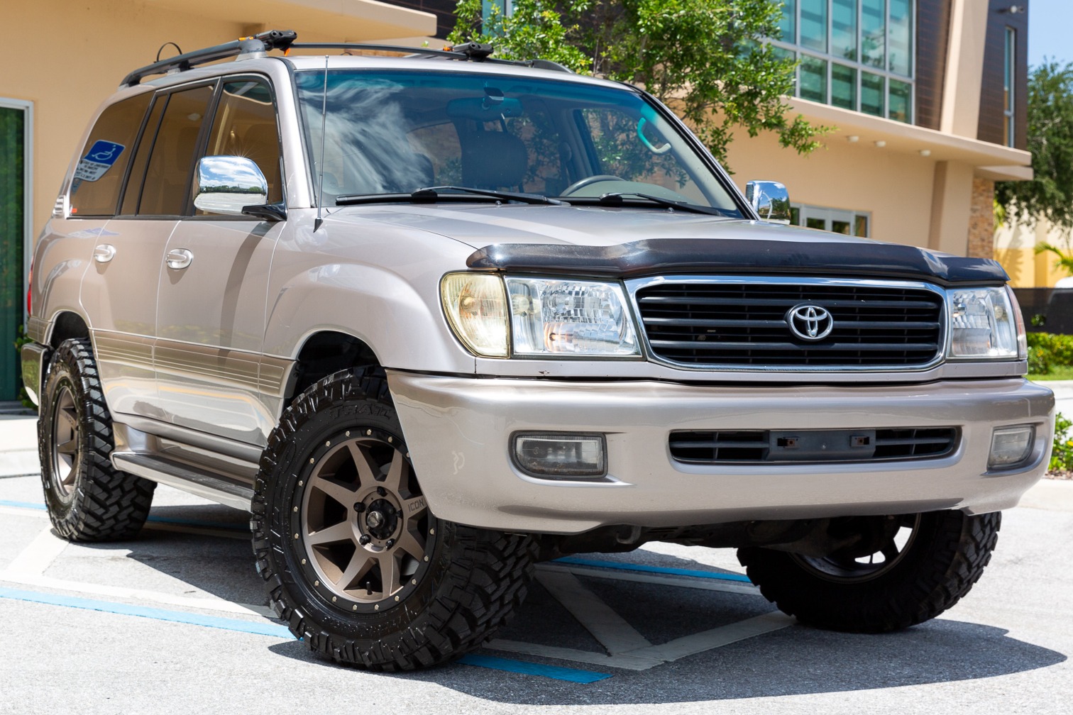 2000 Toyota Land Cruiser UZJ100