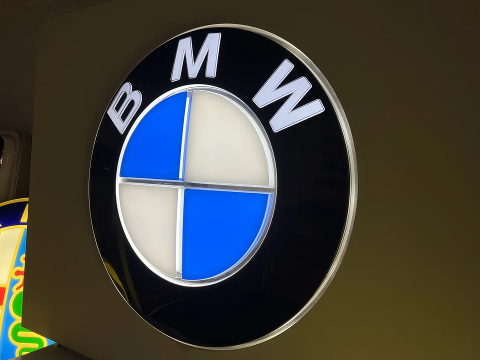 BMW - Image 10 of 18