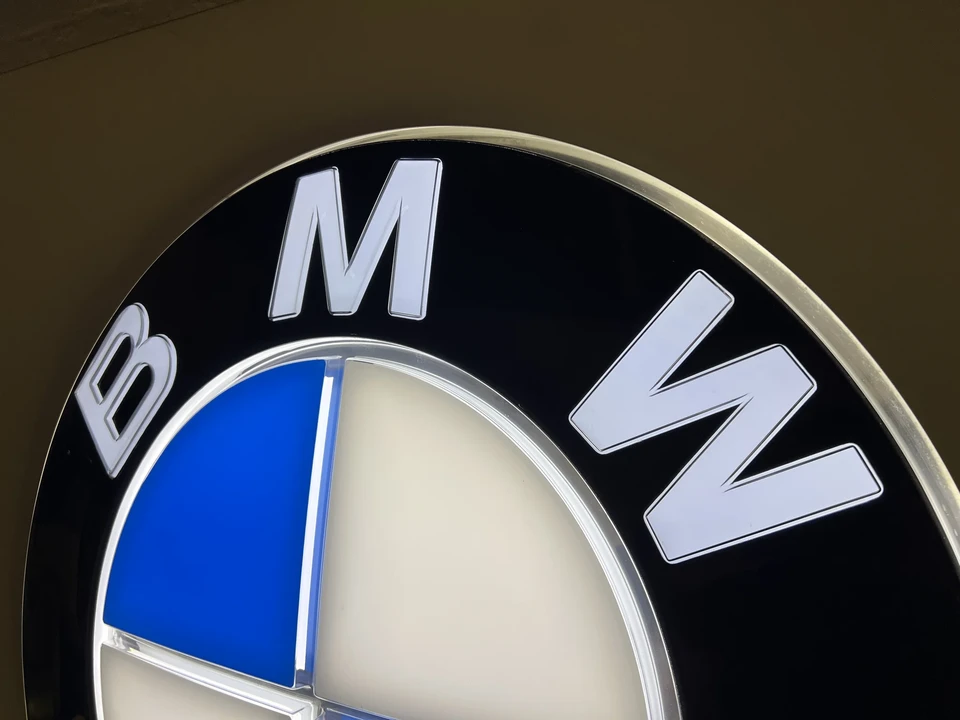 BMW - Image 13 of 18