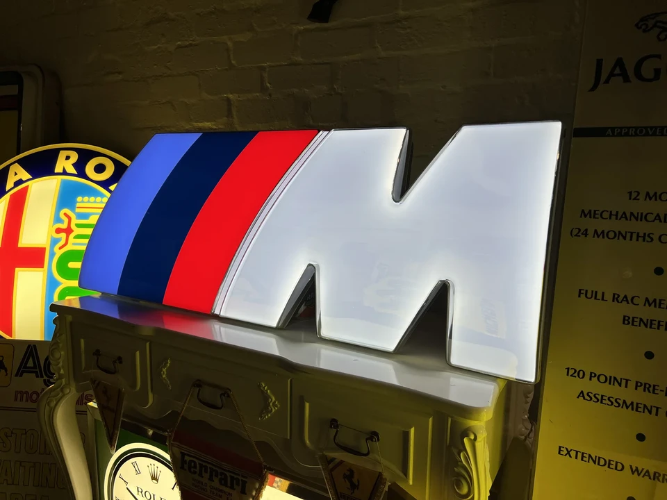 BMW - Image 12 of 24
