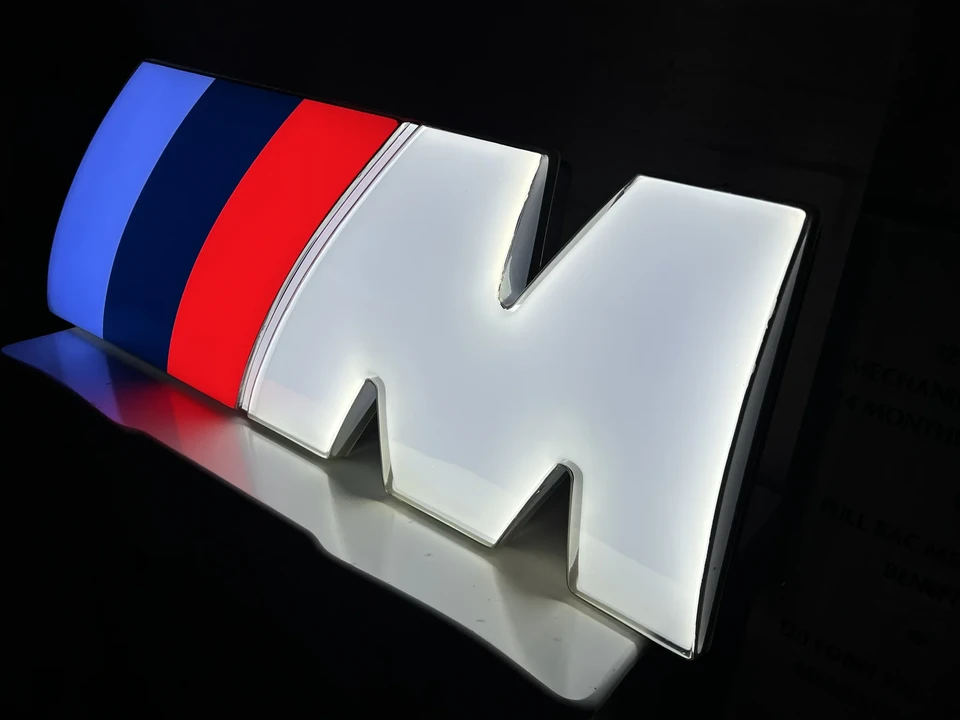BMW - Image 11 of 24