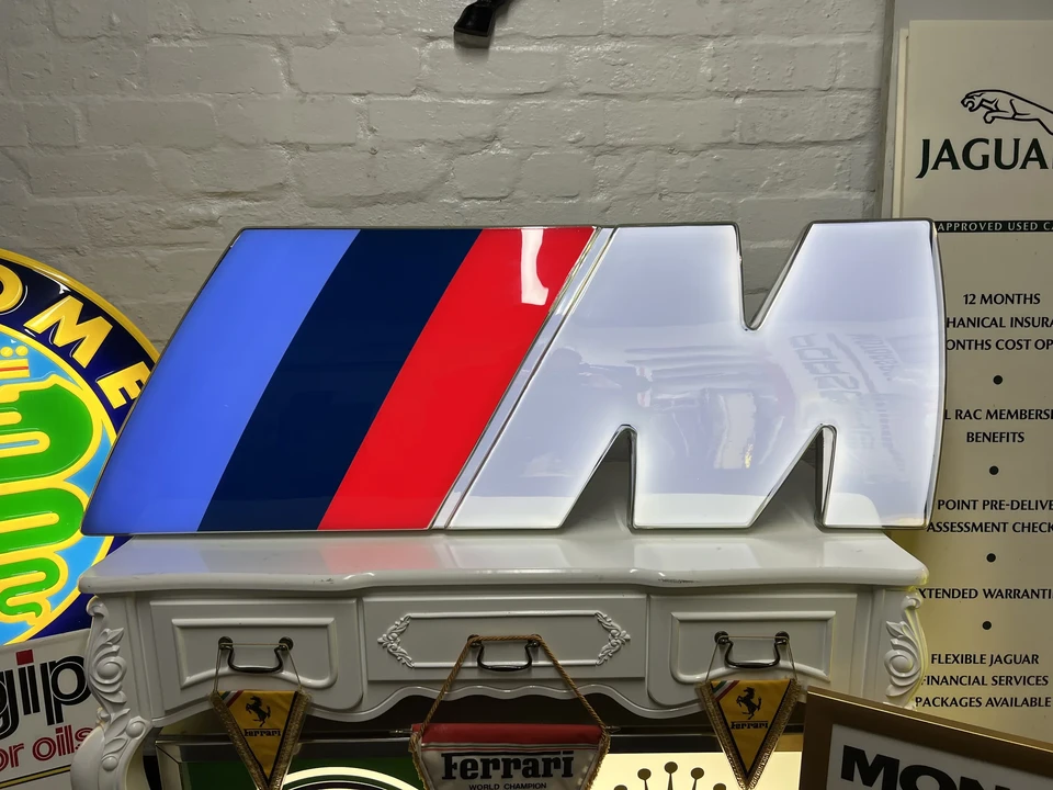 BMW - Image 2 of 24