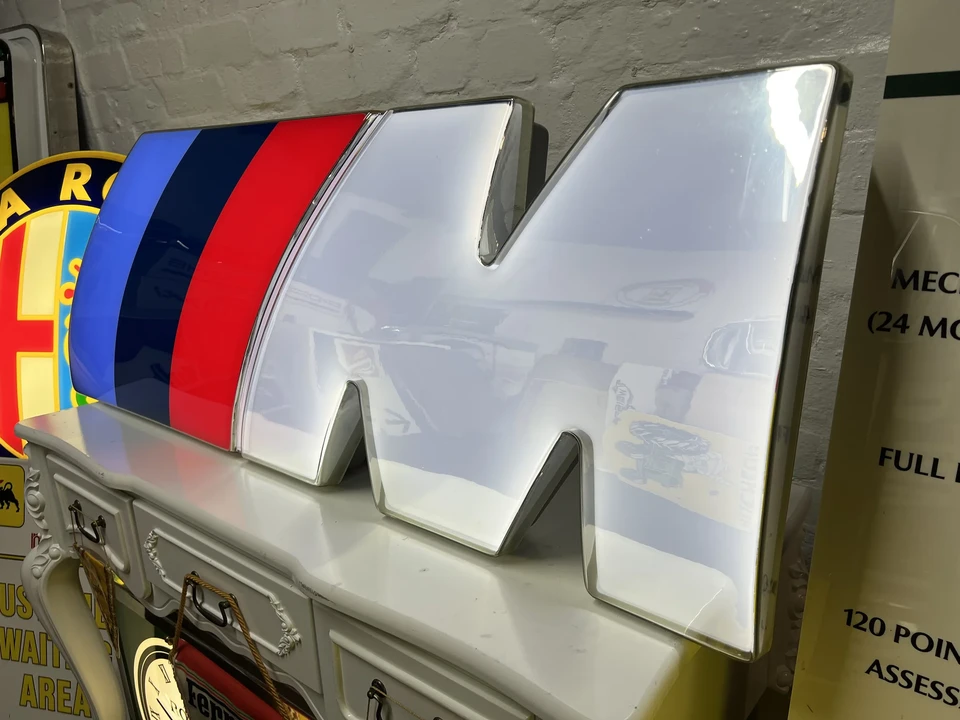 BMW - Image 5 of 24