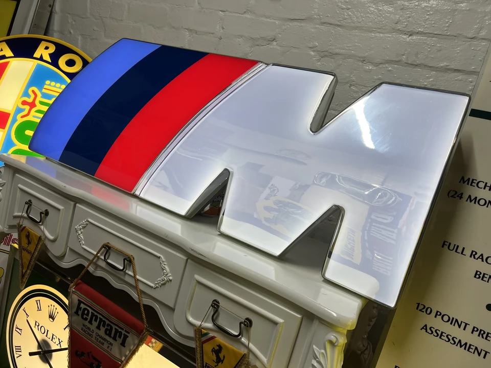 BMW - Image 6 of 24