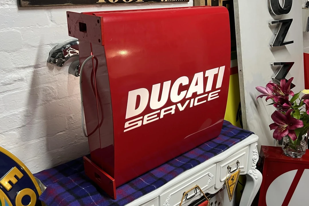 Ducati - Image 2 of 22