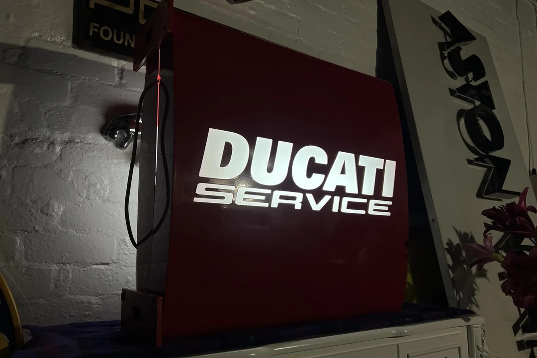 Ducati - Image 14 of 22