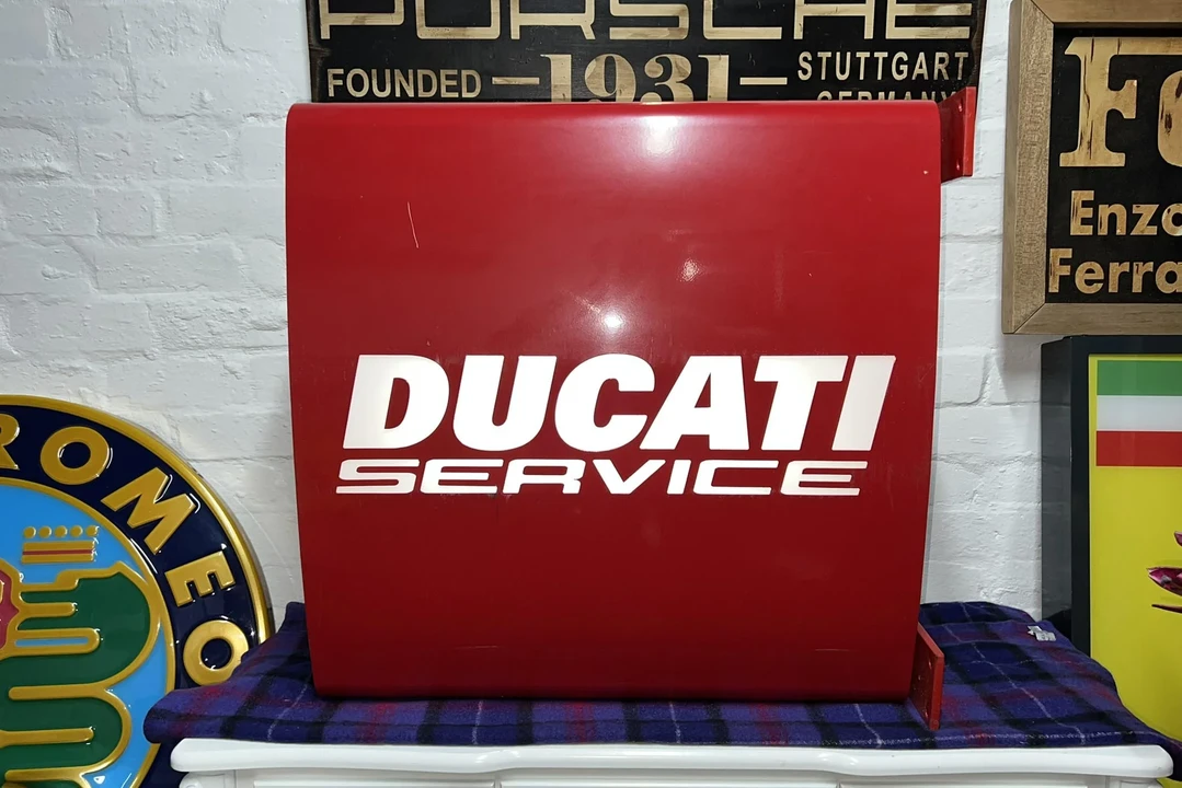 Ducati - Image 5 of 22