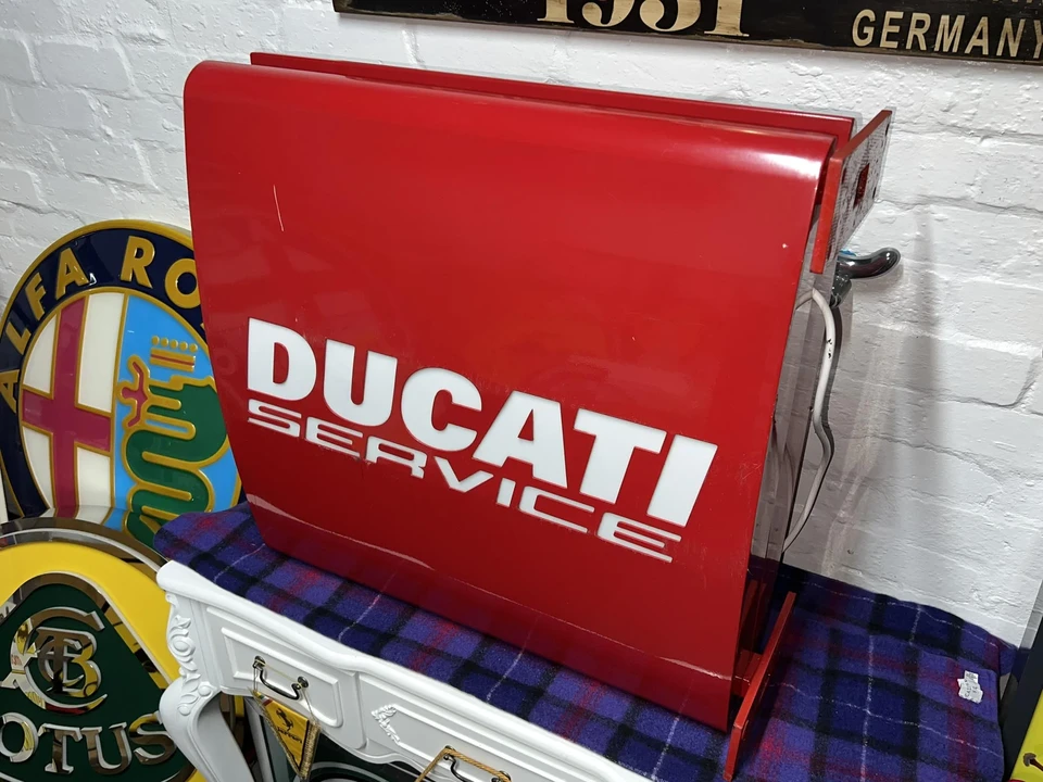 Ducati - Image 10 of 22