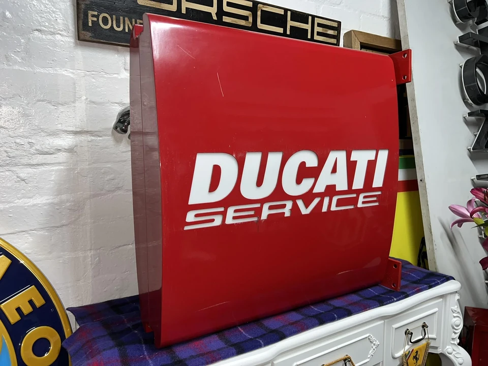 Ducati - Image 3 of 22