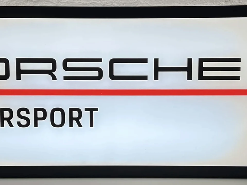 Porsche - Image 17 of 20