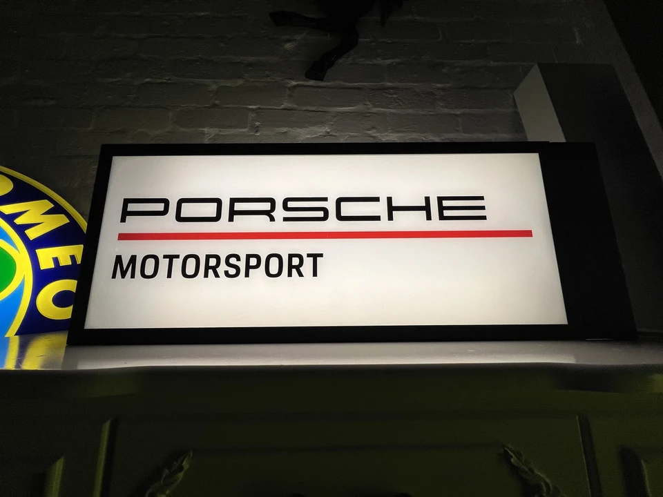Porsche - Image 4 of 20