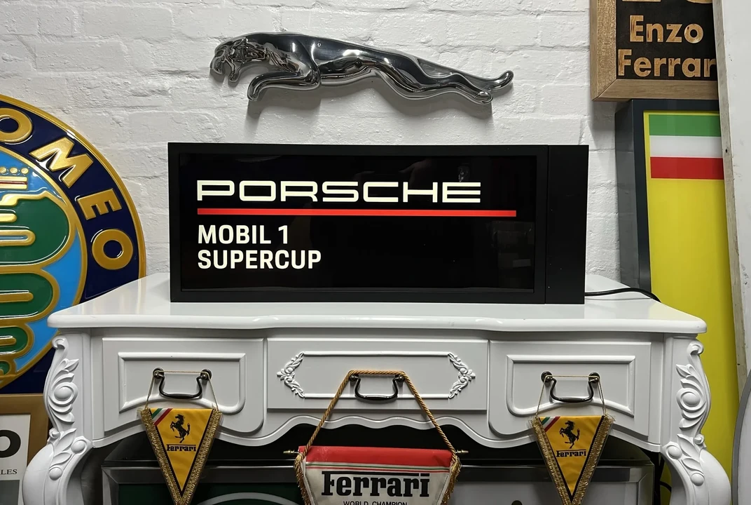 Porsche - Image 5 of 19