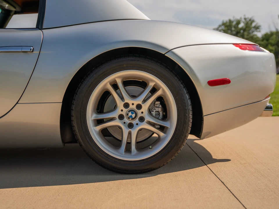 2001 BMW Z8 - Image 27 of 31