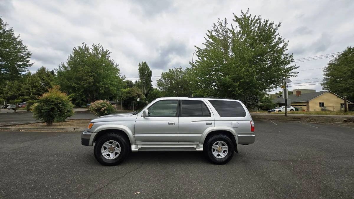 2001 Toyota 4Runner 3rd Gen - Image 2 of 23