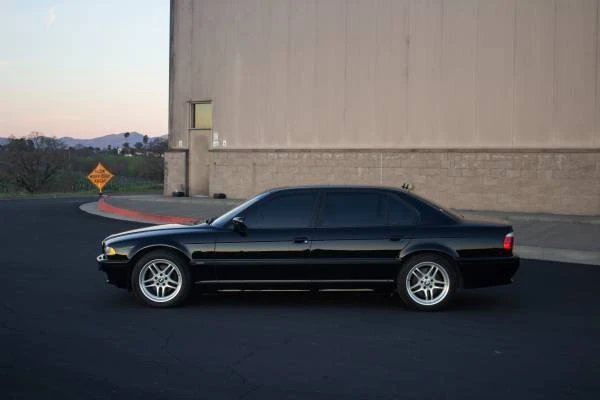 2001 BMW E38 7 Series - Image 2 of 23