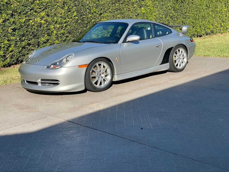 2001 Porsche 996 Carrera 4 - Image 6 of 16