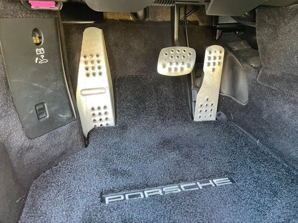 2001 Porsche 996 Carrera 4 - Image 14 of 16