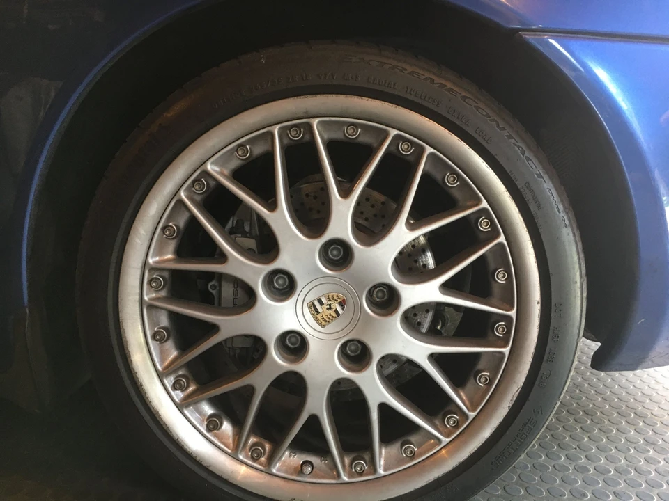 2001 Porsche 996 Carrera 4 - Image 5 of 17