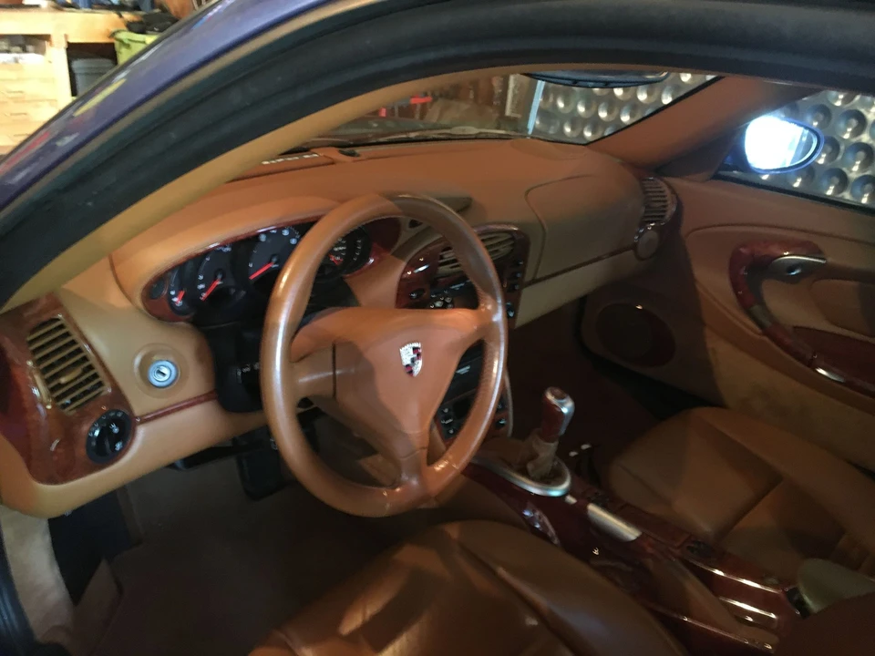 2001 Porsche 996 Carrera 4 - Image 6 of 17
