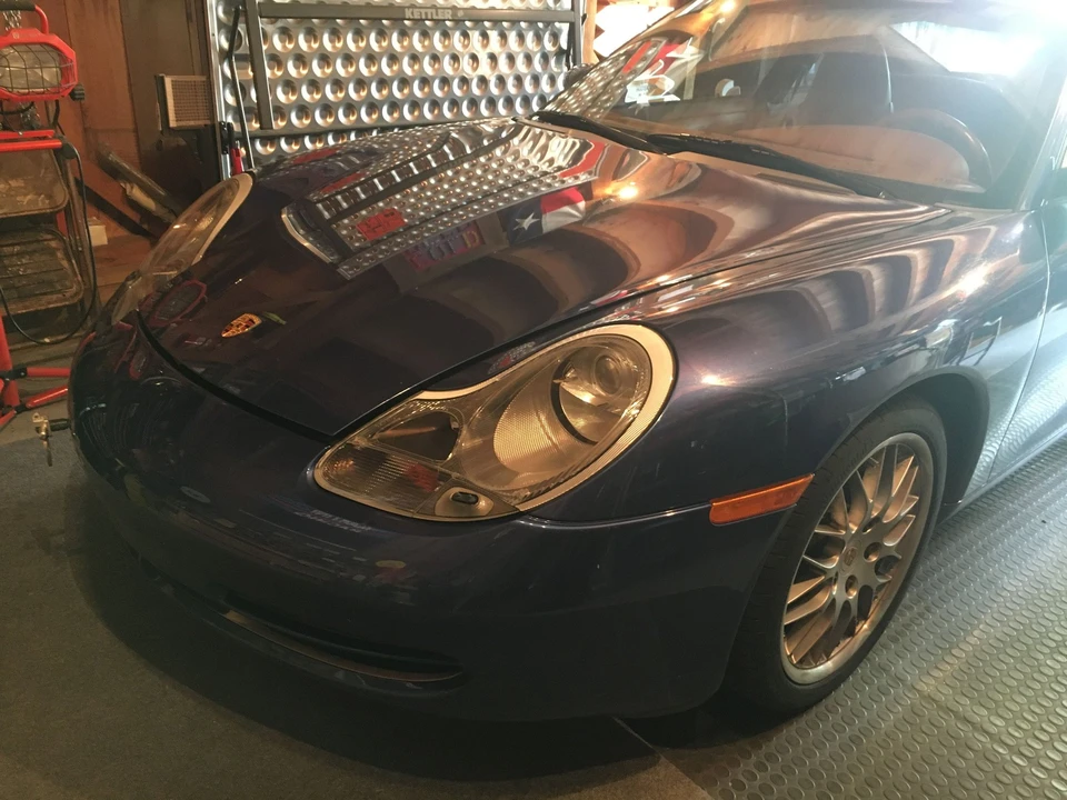 2001 Porsche 996 Carrera 4 - Image 8 of 17