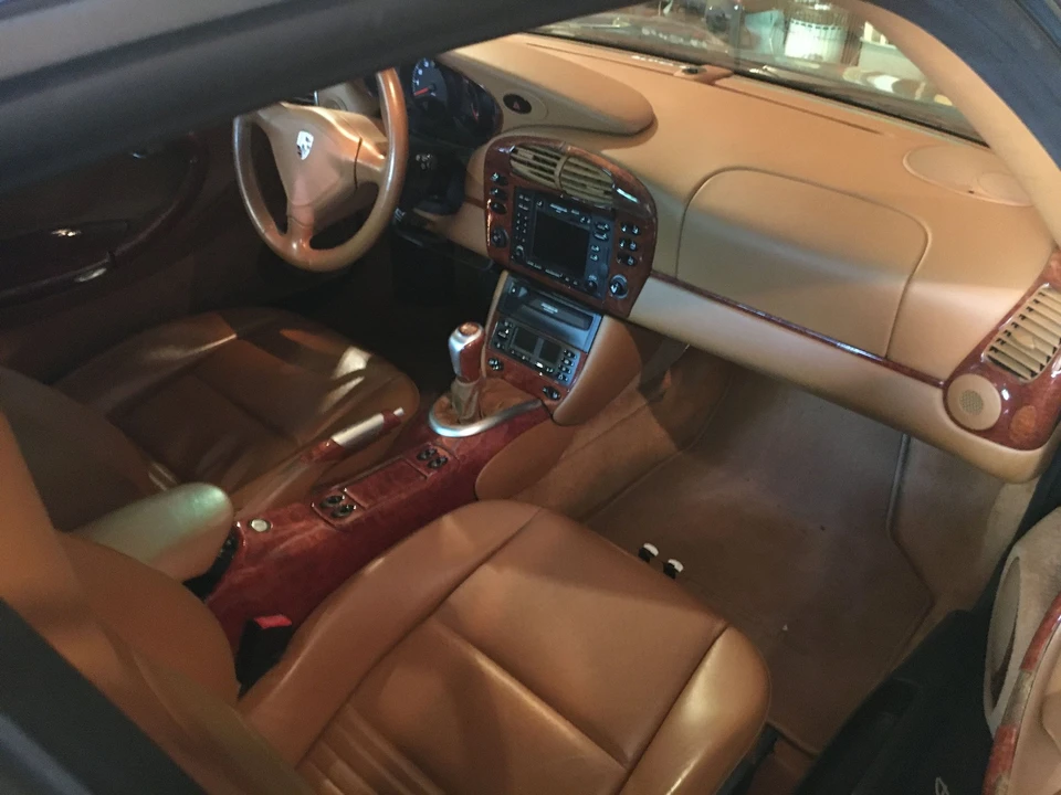 2001 Porsche 996 Carrera 4 - Image 12 of 17