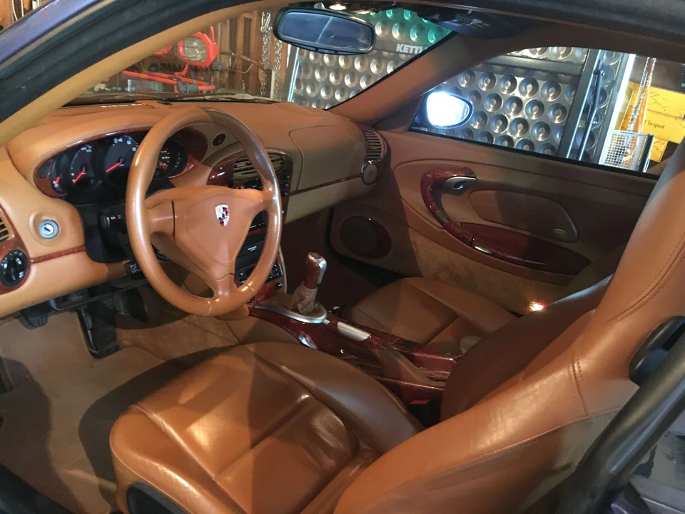 2001 Porsche 996 Carrera 4 - Image 14 of 17