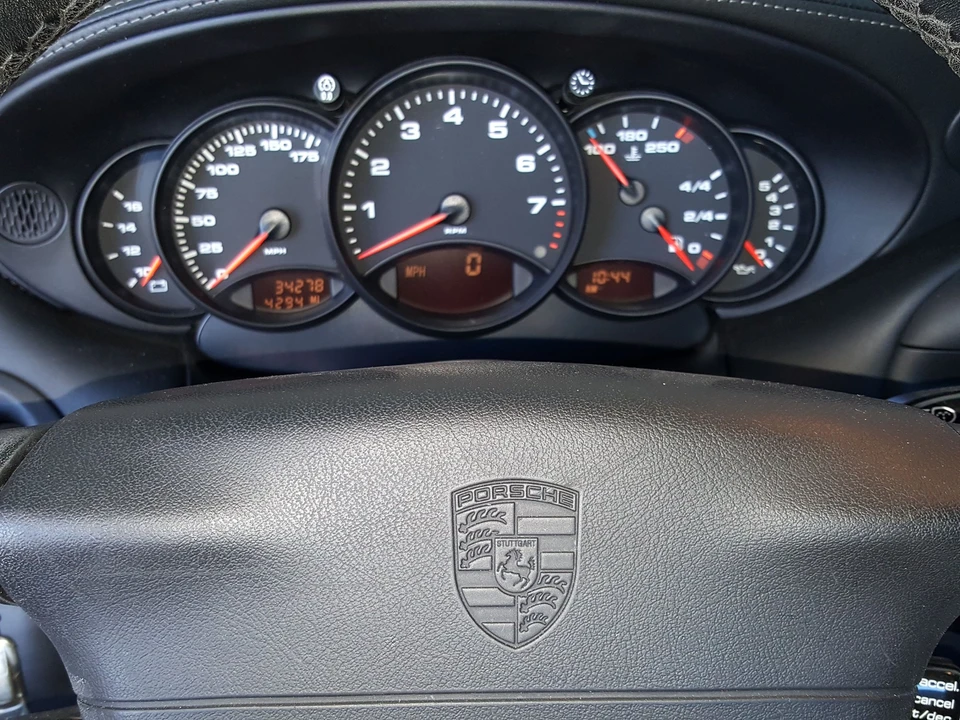 2001 Porsche 996 Carrera - Image 8 of 10