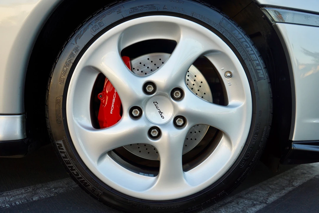 2001 Porsche 996 Turbo - Image 24 of 31