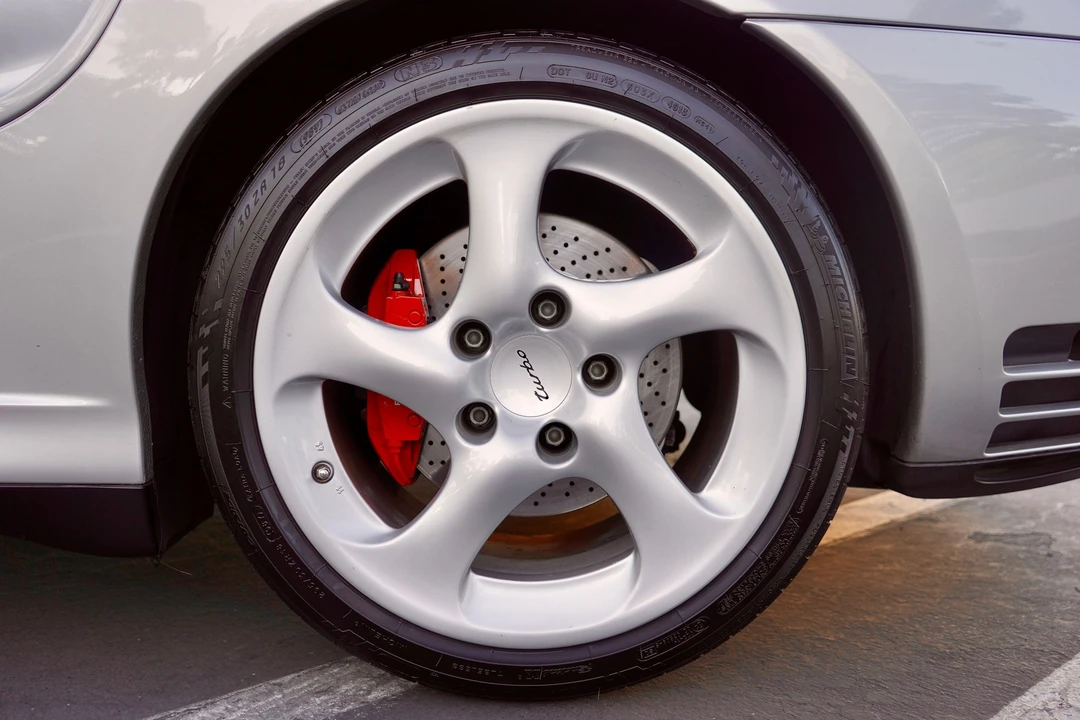 2001 Porsche 996 Turbo - Image 25 of 31