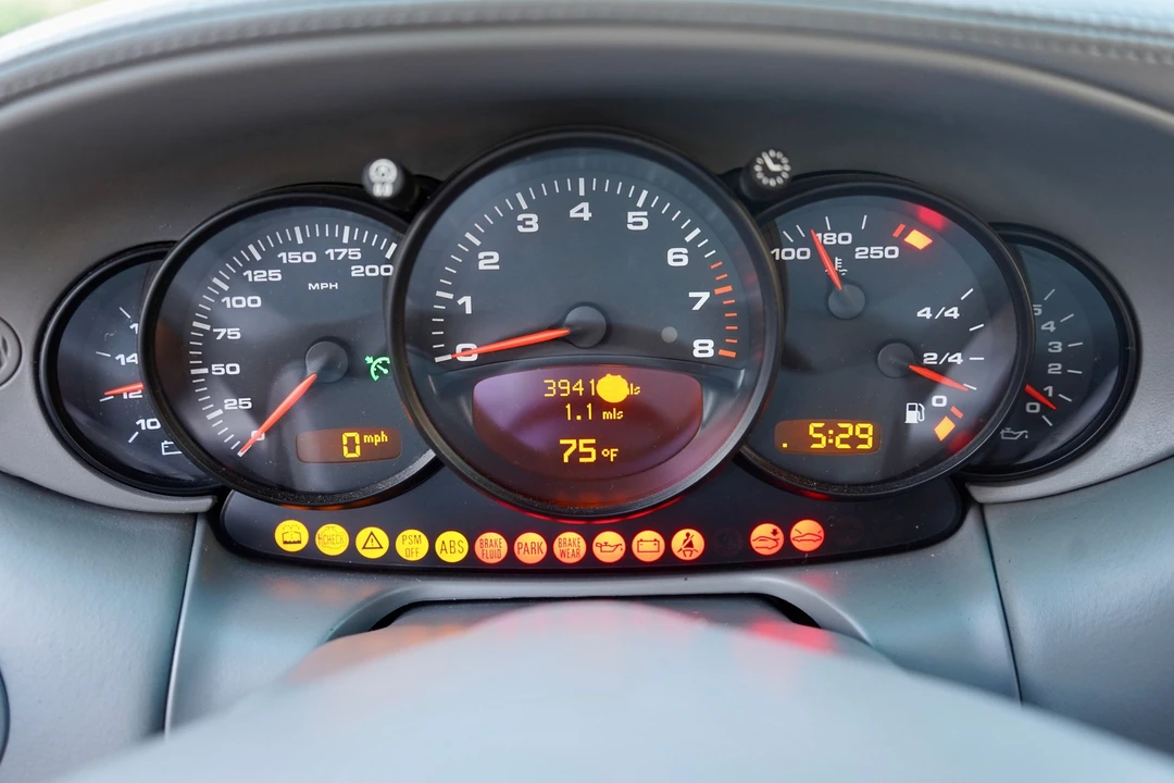 2001 Porsche 996 Turbo - Image 30 of 31