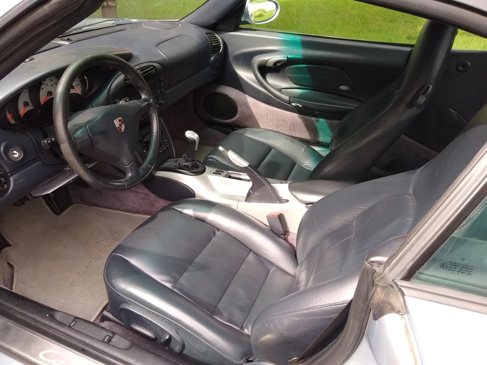 2001 Porsche 996 Carrera - Image 10 of 20