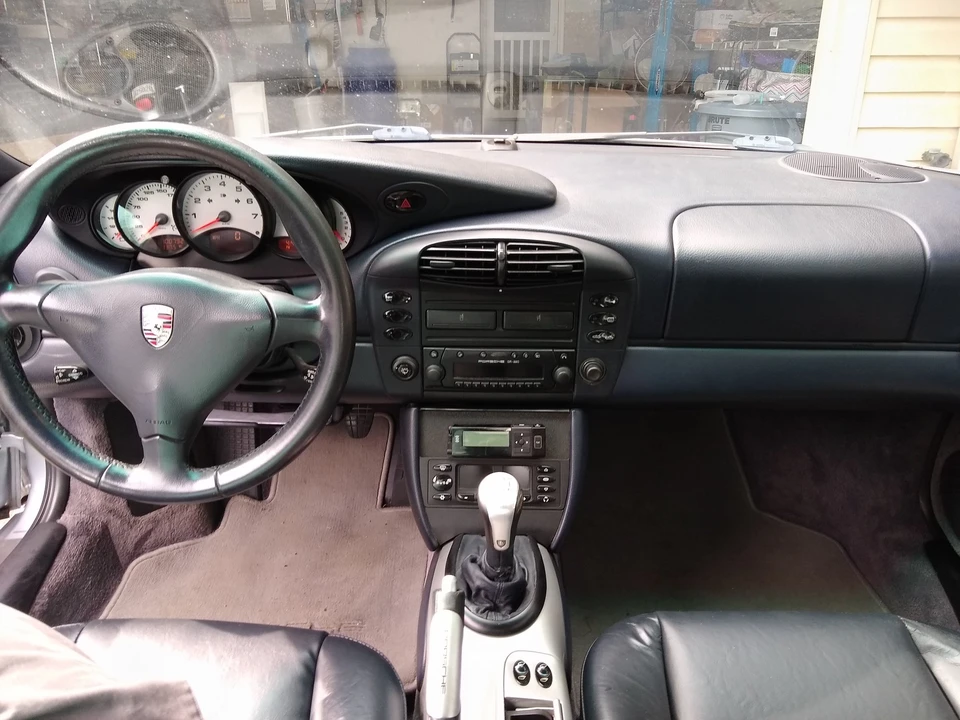 2001 Porsche 996 Carrera - Image 11 of 20