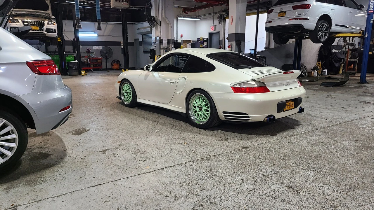 2001 Porsche 996 Turbo - Image 4 of 16