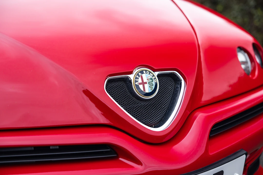 2001 Alfa Romeo 916 GTV & Spider - Image 29 of 31