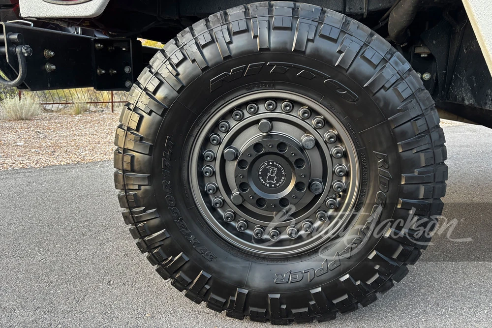 2001 AM General Hummer - Image 24 of 25