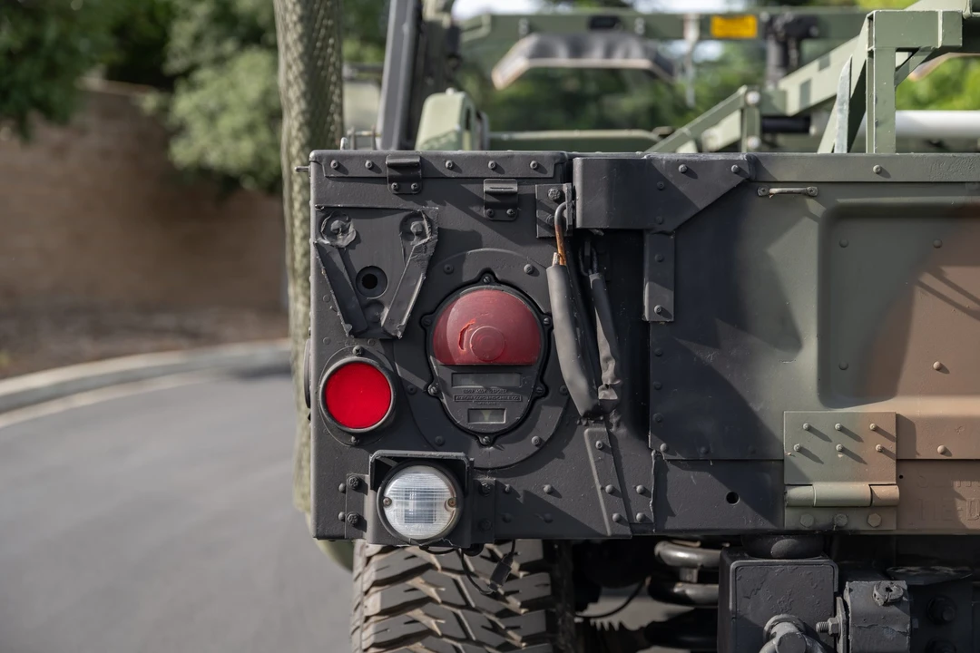 2001 Hummer HMMWV - Image 19 of 31