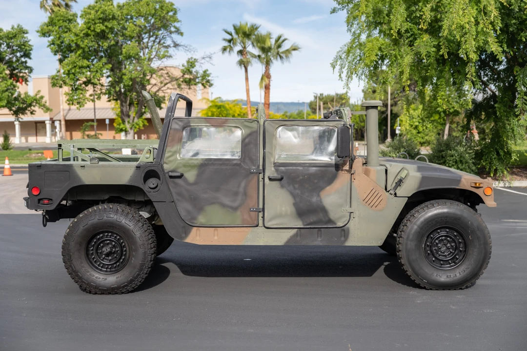 2001 Hummer HMMWV - Image 4 of 31