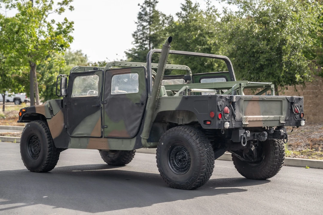 2001 Hummer HMMWV - Image 10 of 31
