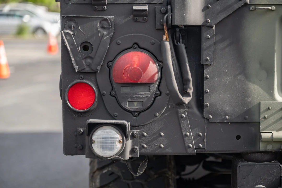 2001 Hummer HMMWV - Image 17 of 31