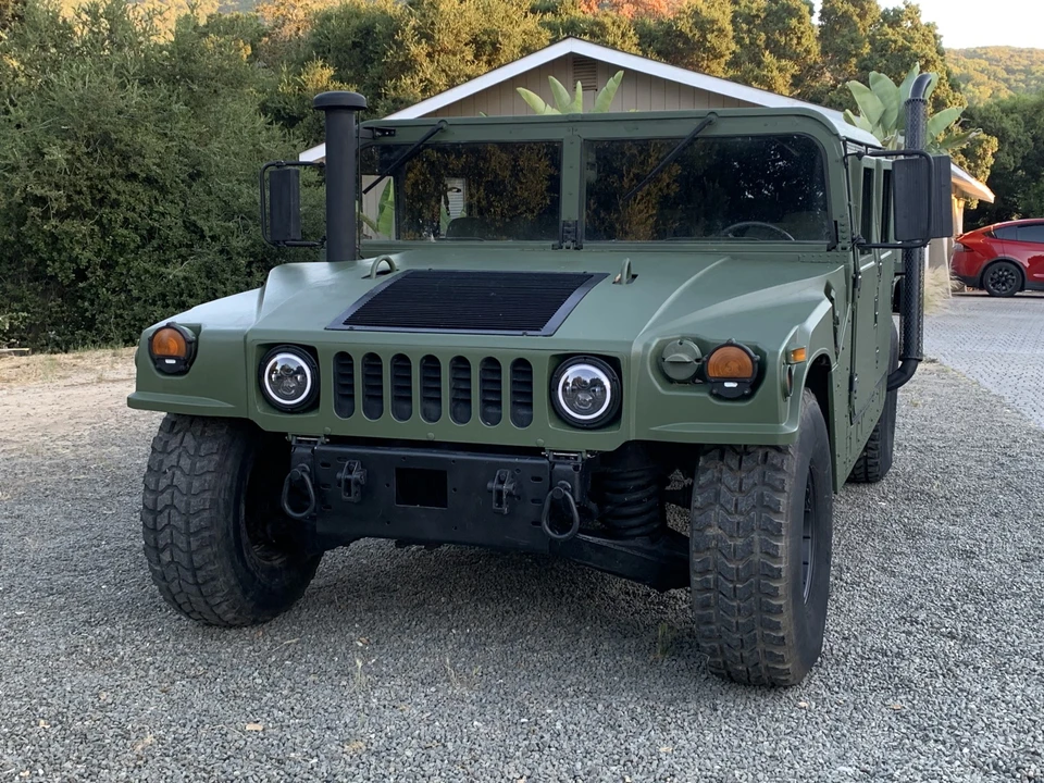 2001 Hummer HMMWV - Image 3 of 31