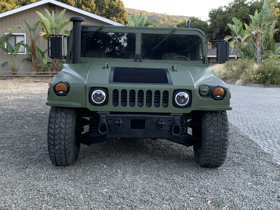 2001 Hummer HMMWV - Image 2 of 31