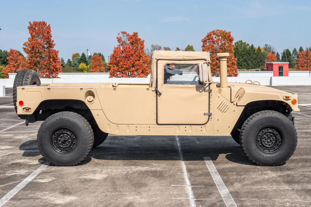 2001 AM General Hummer - Image 8 of 31