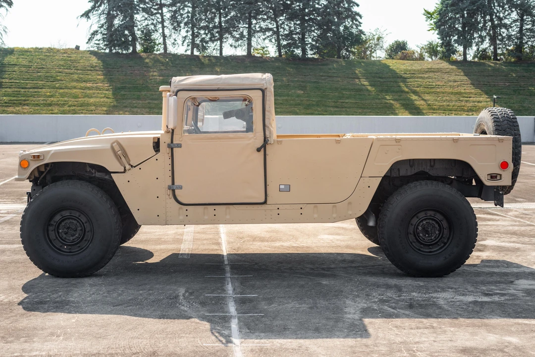 2001 AM General Hummer - Image 3 of 31