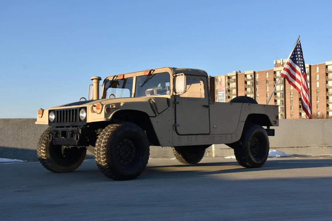 2001 Hummer HMMWV - Image 3 of 31