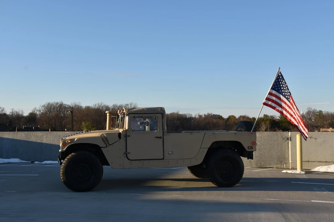 2001 Hummer HMMWV - Image 16 of 31