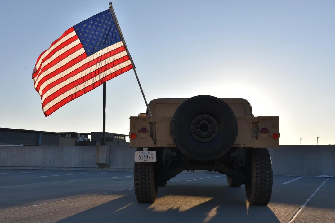 2001 Hummer HMMWV - Image 14 of 31