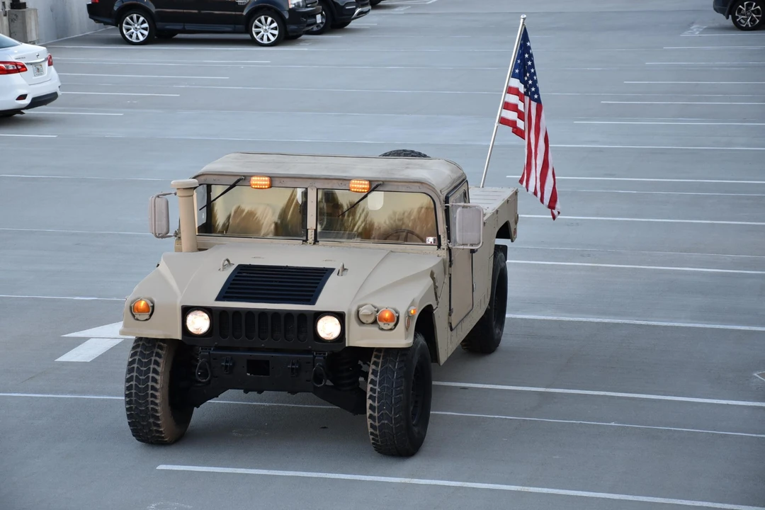 2001 Hummer HMMWV - Image 6 of 31