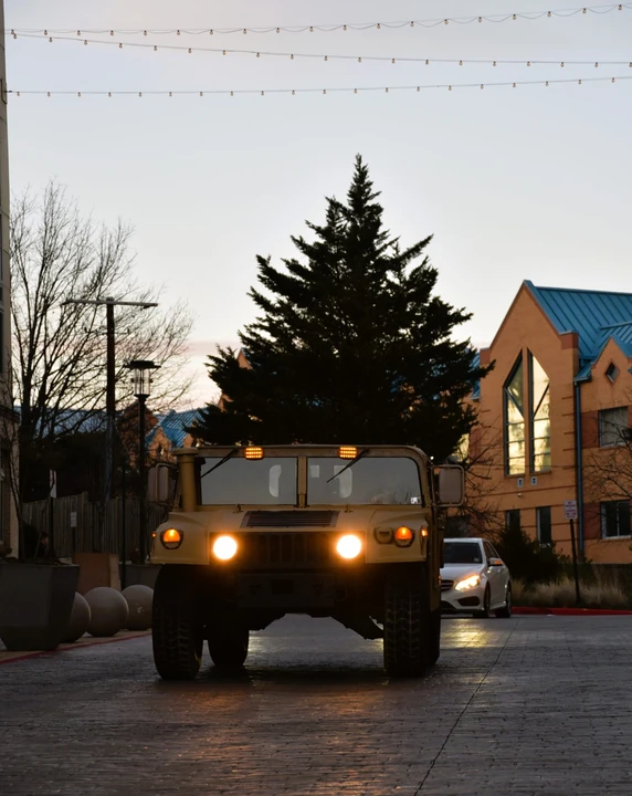 2001 Hummer HMMWV - Image 28 of 31