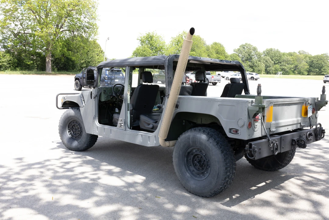 2001 Hummer HMMWV - Image 14 of 31